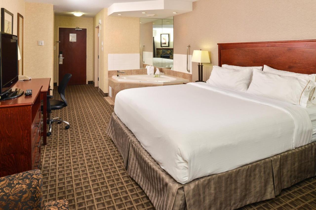 Holiday Inn Express Edmonton North By Ihg מראה חיצוני תמונה