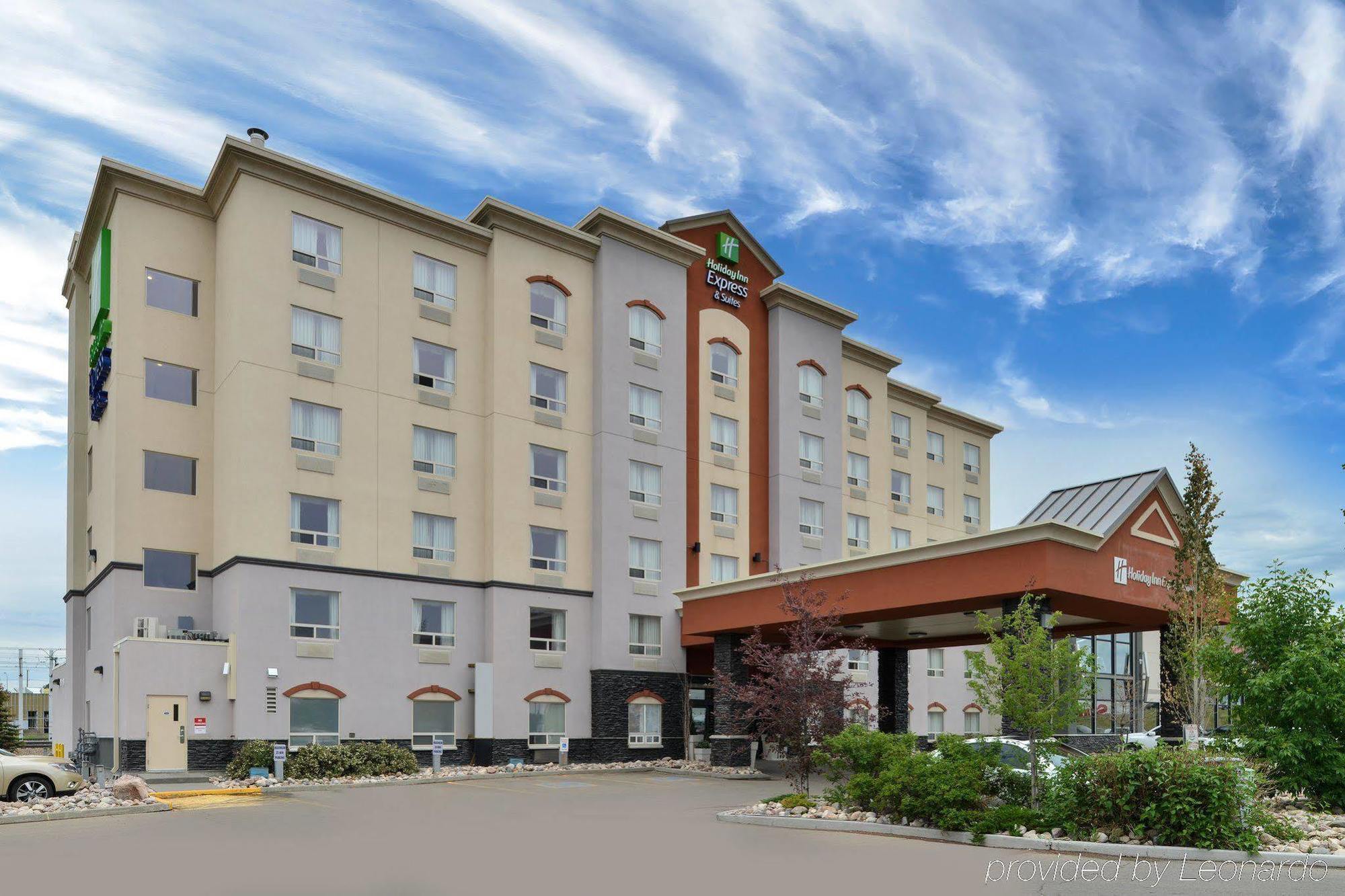 Holiday Inn Express Edmonton North By Ihg מראה חיצוני תמונה