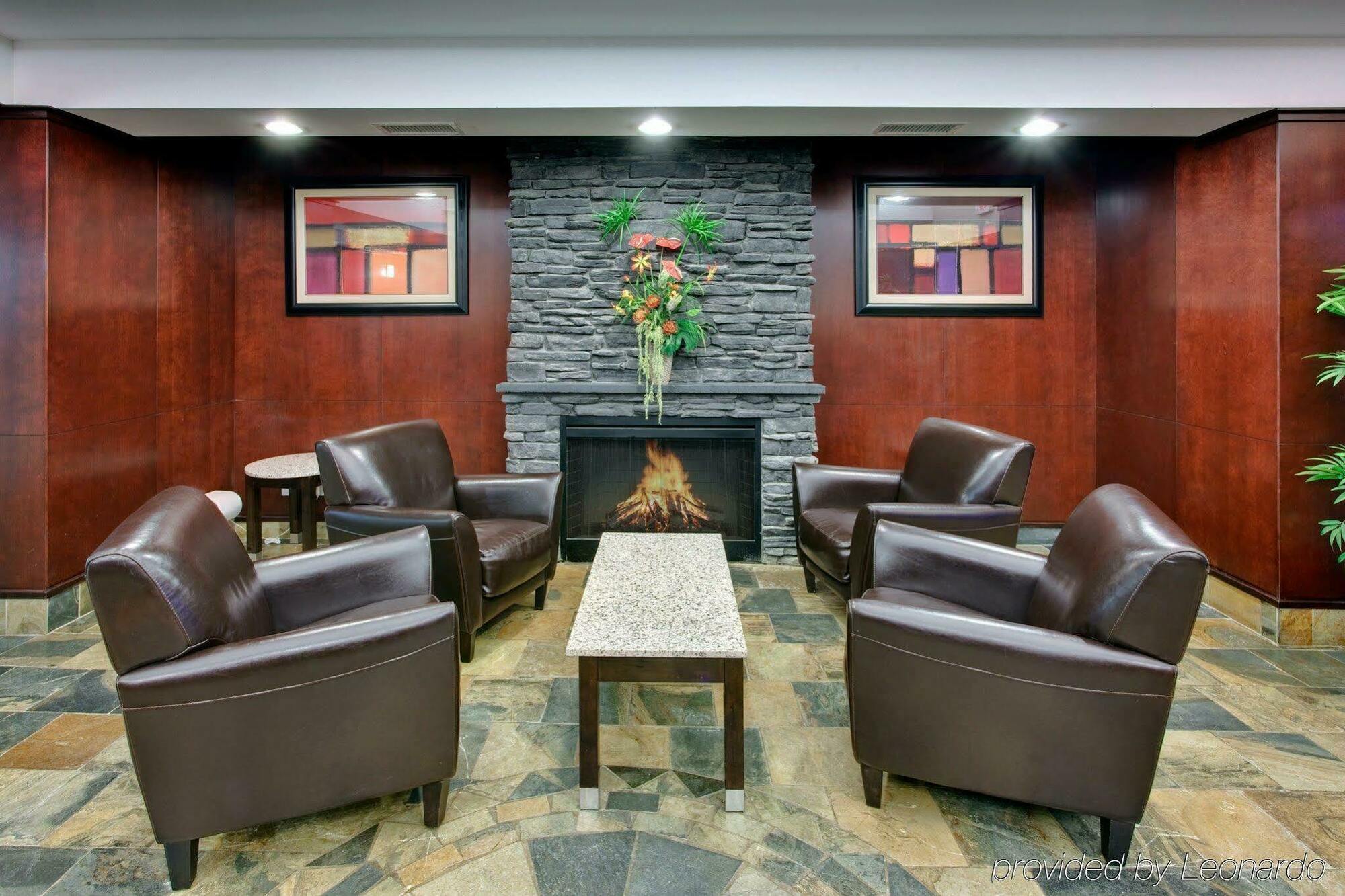 Holiday Inn Express Edmonton North By Ihg מראה חיצוני תמונה